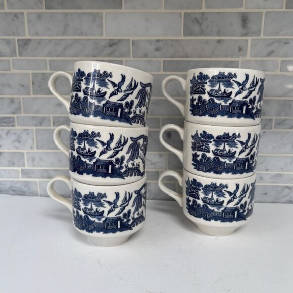 Vintage Churchill Blue Willow Transferware Teacups, Saucers, Set of 6 - Picture 4 of 4